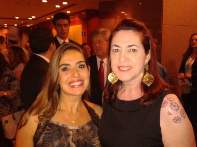 Daniela e Virgínia Velloza prestigiam a reinauguração do teatro do WTC SP