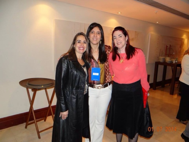 Daniela Afrodite Velloza, Monica Araújo - diretora de Marketing da Sherwin Williams e Virginia Velloza